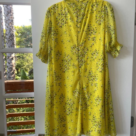DKNY Yellow Floral, Short Sleeve,‎ V-Neck Dress with Tie Neck, Size 16, NWT - Picture 5 of 12